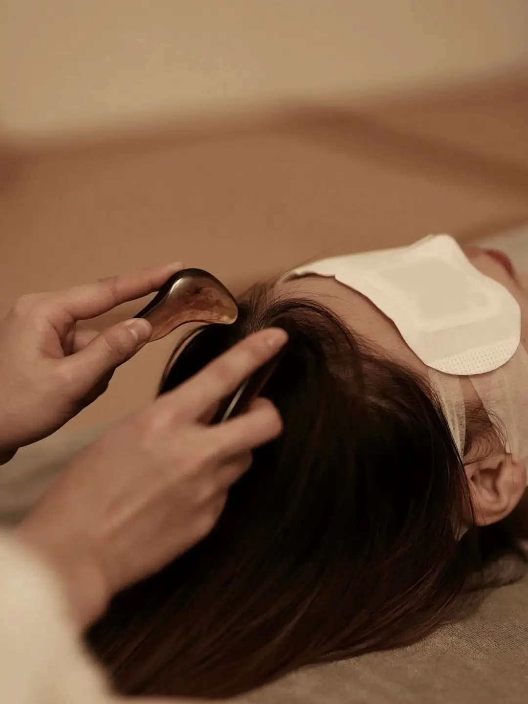 Japanese-inspired scalp massage near Everett at D4 Season head spa